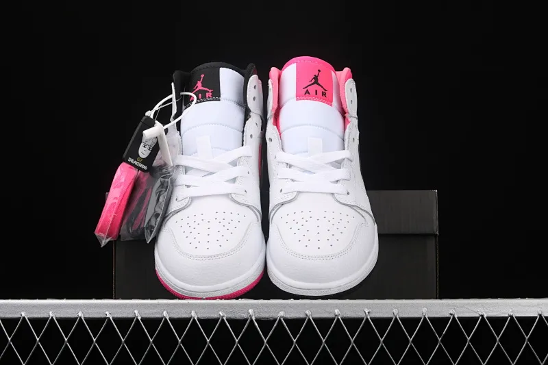 All categories Air Jordan Jordan series basketball shoes Air Jordan 1 Mid Air Jordan 1 Mid AJ1 black and white pink Joe 1 mandarin duck hook Valentine's Day 555112-106